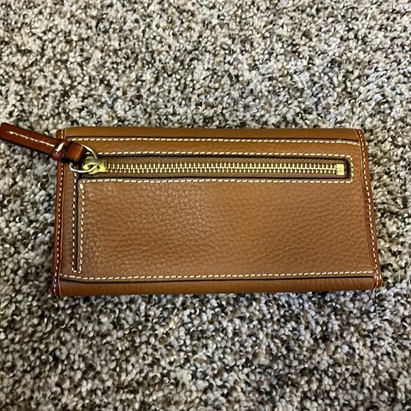 Dooney and Burke tan leather wallet - Picture 2 of 3